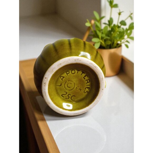Vintage 1960s  LA Potteries #25C Avocado Green Water Pitcher - Picture 7 of 11